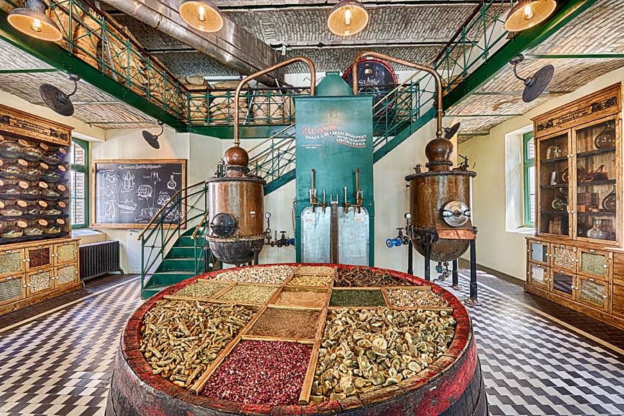 barrel with grains copper stills